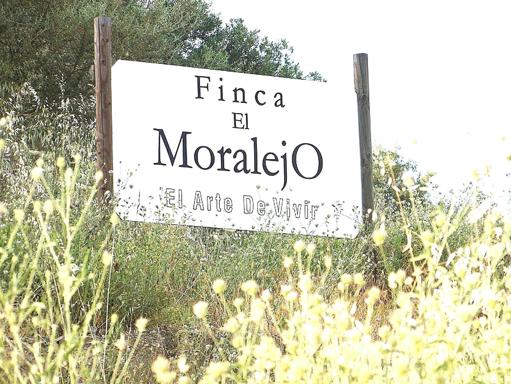 Rural Cottage, With Pool & Optional Private 6 Guests Jacuzzi Tolox Bagian luar foto